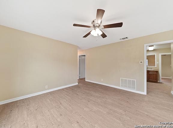 4th image of 134 Gayle Ave