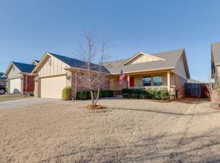 2712 Red Fish Rd, Norman, OK 73069