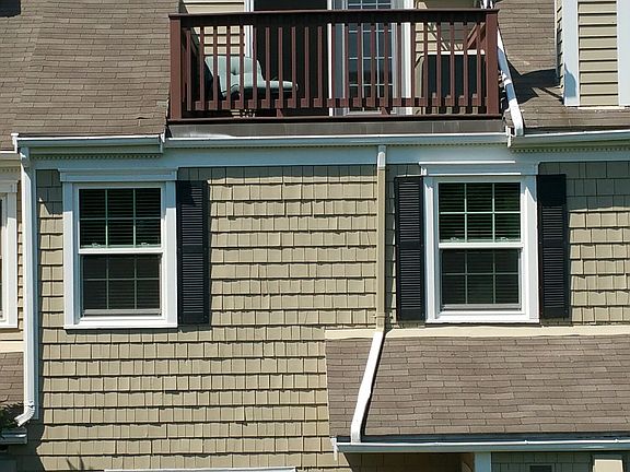 2nd image of 98 Stillwater Dr