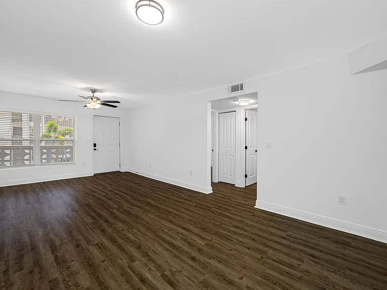 KC Flats Apartments — Photo 75