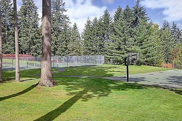 1st image of 11817 NE 105th Ln