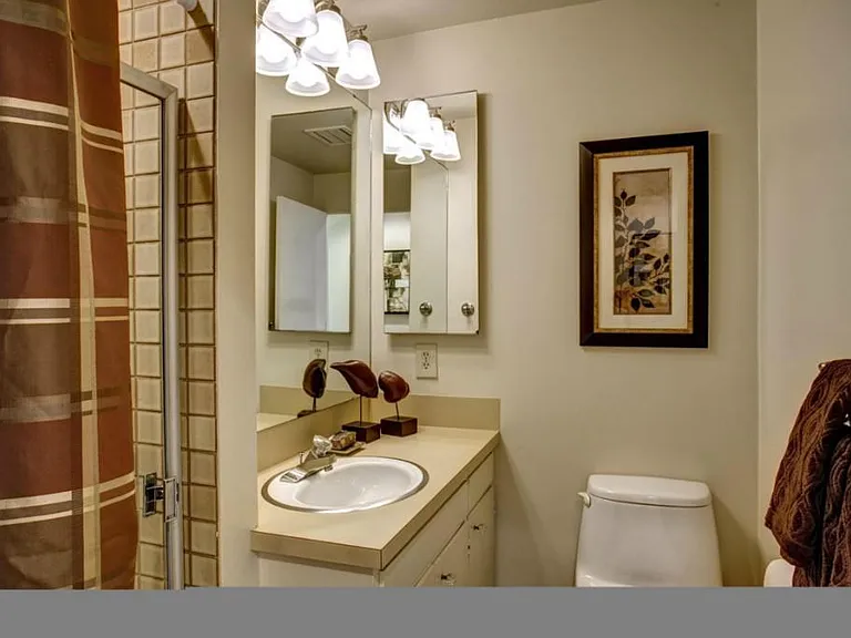 12423 NE 6th Pl — Photo 9