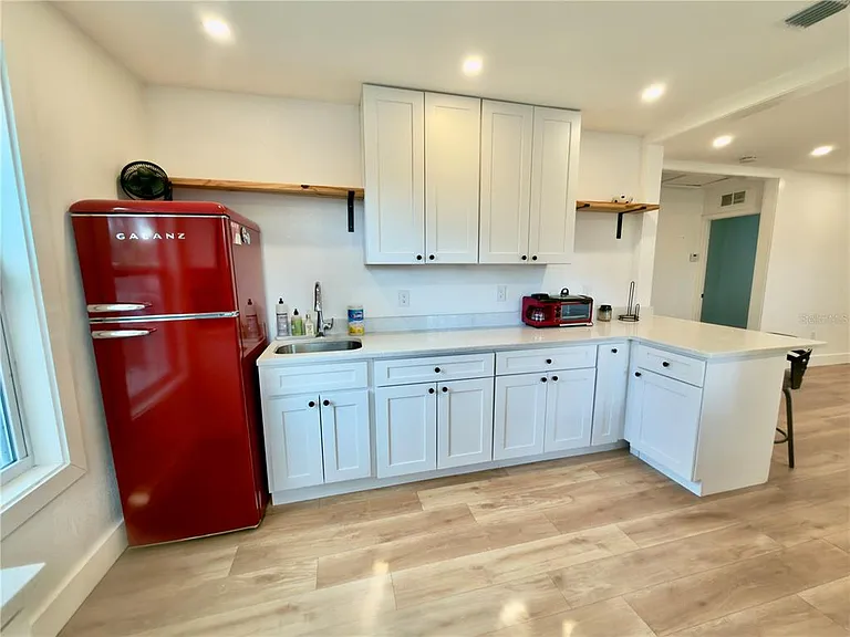 2238 Quincy St S — Photo 8