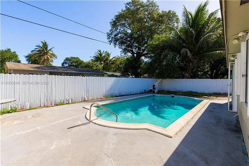 3 bed, $3,700 — Photo 2