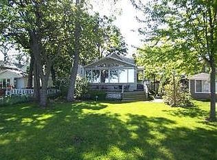 160 Eagle Point Rd, Fox Lake, IL 60020