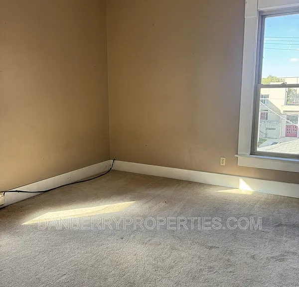 134 W Tiffin St #B — Photo 21