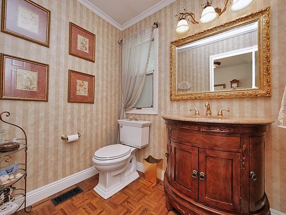 4th image of 9736 Snowberry Way