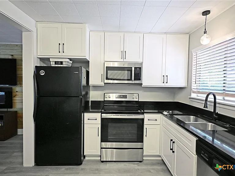 553 Scenic Dr — Photo 9