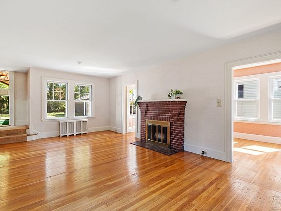 5th image of 124 Luce St