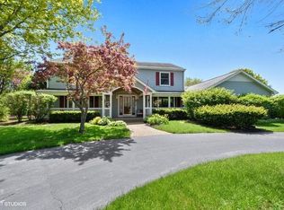 16 Sequoia Rd, Hawthorn Woods, IL 60047