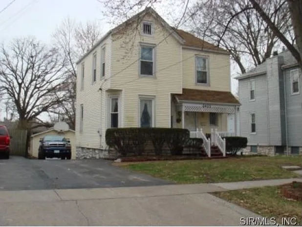 2421 Sanford Ave photo 1