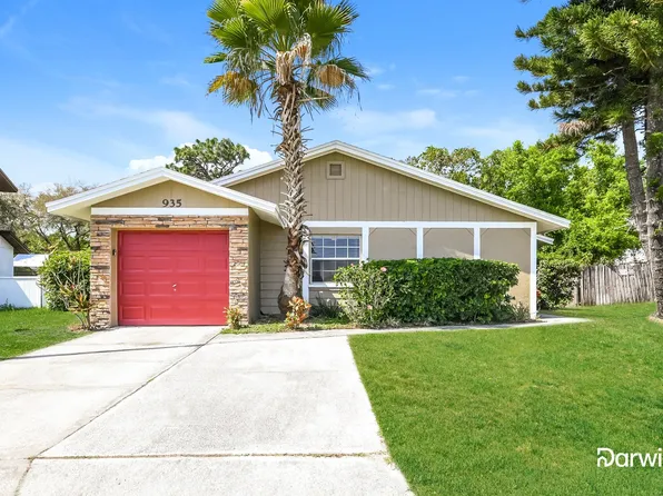 935 Whisper Lake Dr, Winter Haven, FL 33880