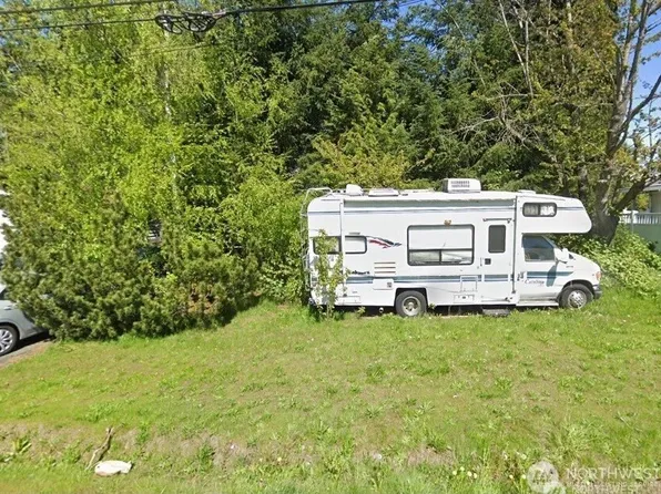 12250 Densmore Avenue N, Seattle, WA 98133