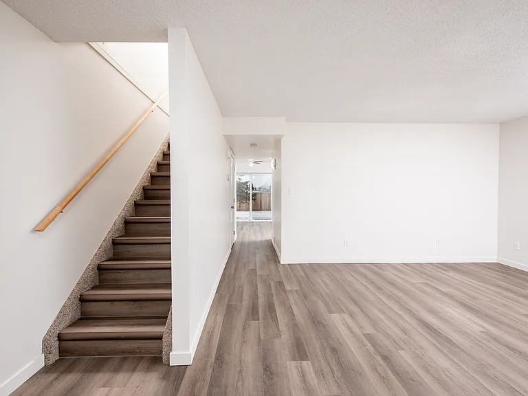 180 Bridgeport Blvd — Photo 17