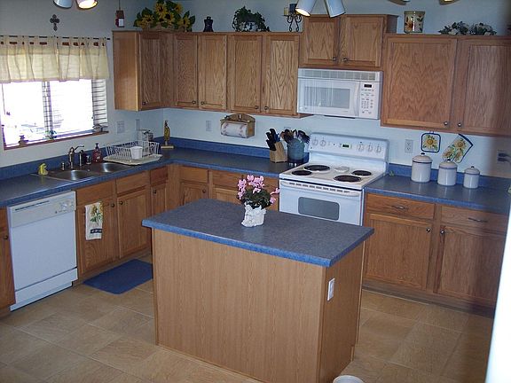 4th image of 11615 W Oglesby Ave