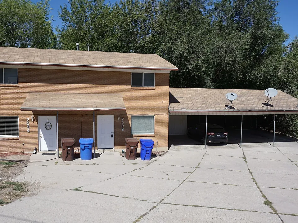 7592 Husky Hwy #900