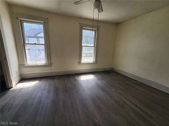 4th image of 1109 Hillary Sq
