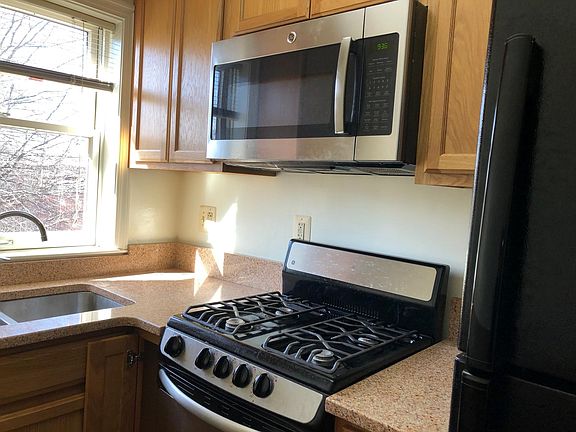 4th image of 919 Church St #5