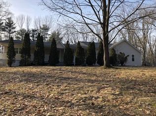 14 Lawrence Rd, Tyngsboro, MA 01879