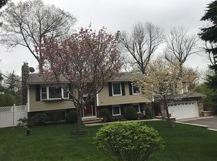 8 Elm Tree Rd, Highland Lakes, NJ 07422