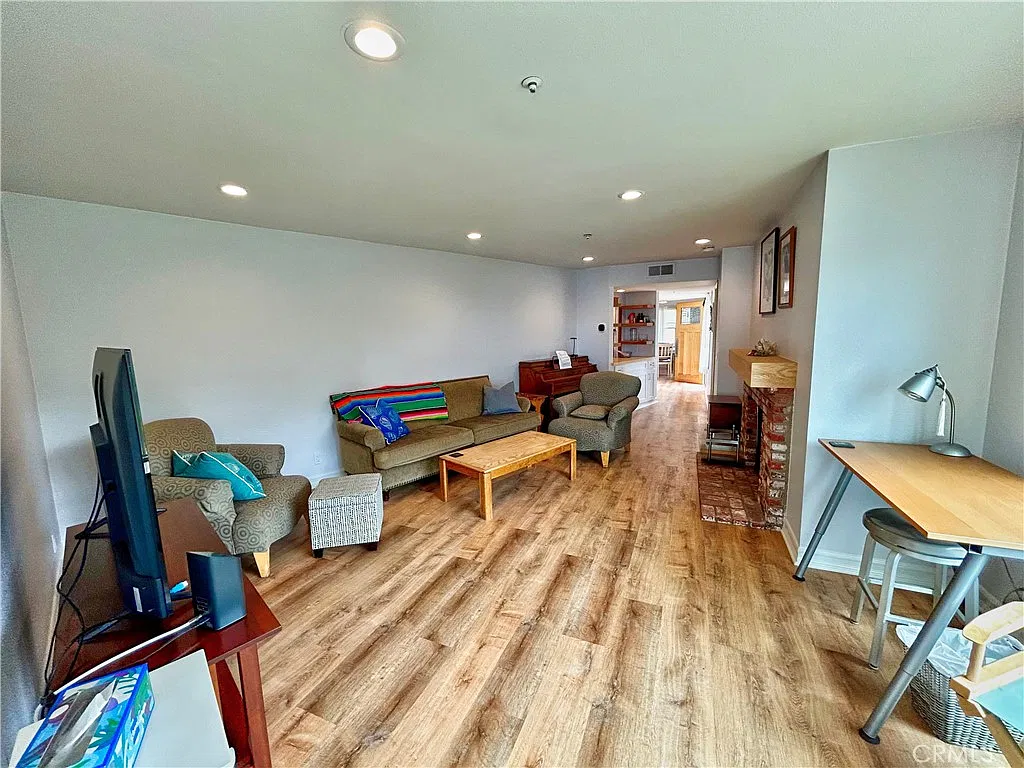 258 W Escalones — Photo 4