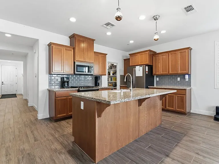 355 Marigold Dr — Photo 14