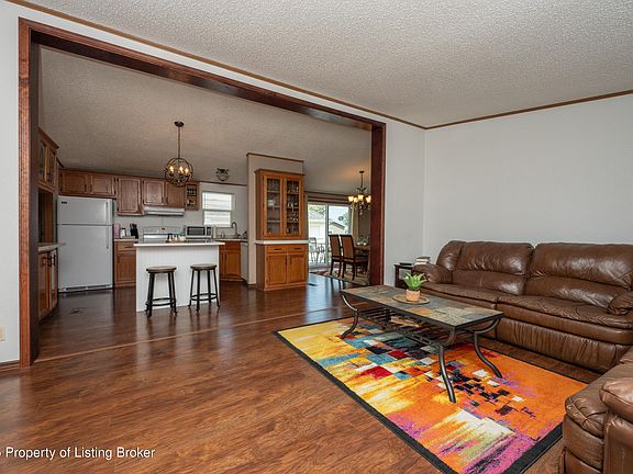 5th image of 108 6th St SW