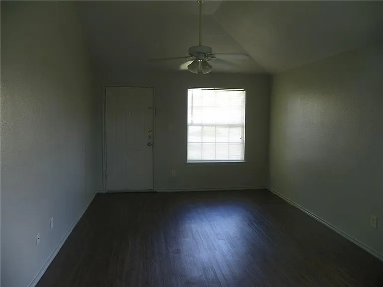 2221 Creekside Ln #A — Photo 3