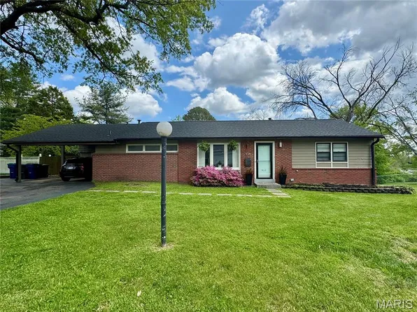 108 Chatwood Ter, Saint Louis, MO 63126