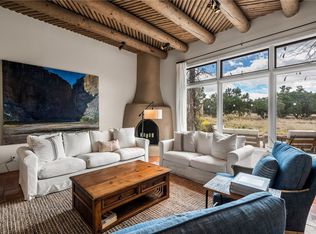 3112 Vista Sandia, Santa Fe, NM 87506