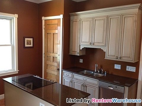 3rd image of 1647 N Van Buren St #1