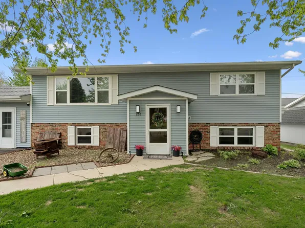 255 7th St, Jesup, IA 50648