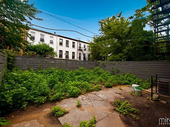 3rd image of 375 Chauncey St APT 1L