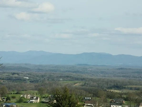 4074 Eagles Nest Dr, Morristown, TN 37813