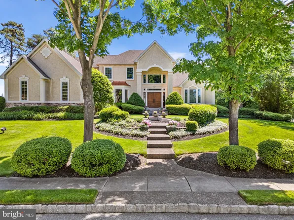 18 Simsbury Dr, Voorhees, NJ 08043