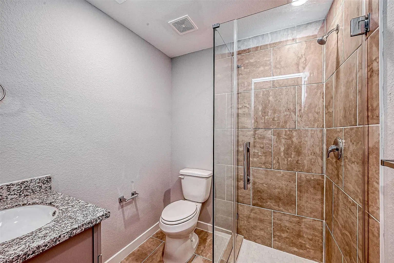 3 bed, 2444 sqft, $1,650 — Photo 4