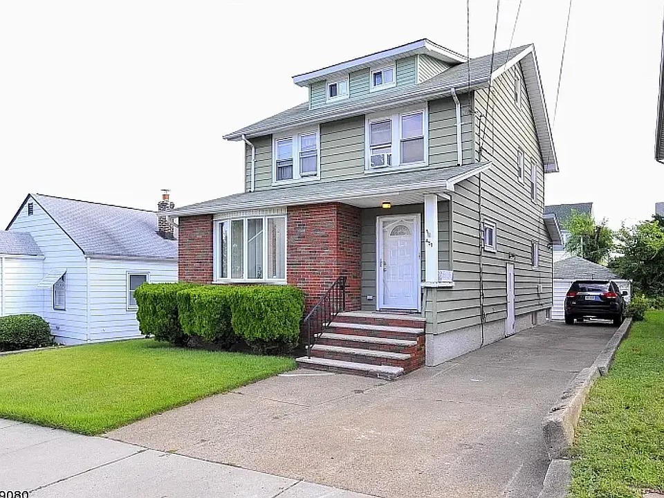 451 Roosevelt Ave #1
