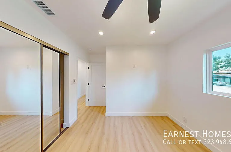 16701 Chatsworth St — Photo 10