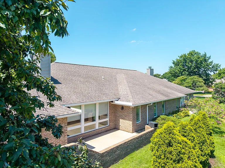 3711 Shadow Glen Ct — Photo 26