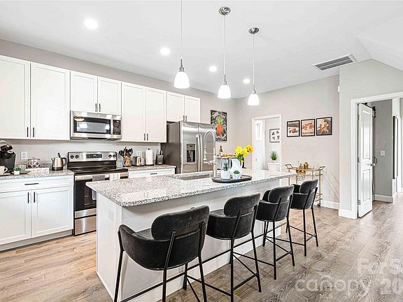 2nd image of 22 Daniel Rd