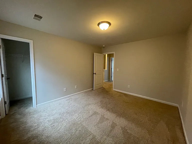 918 Rockleigh Dr — Photo 36