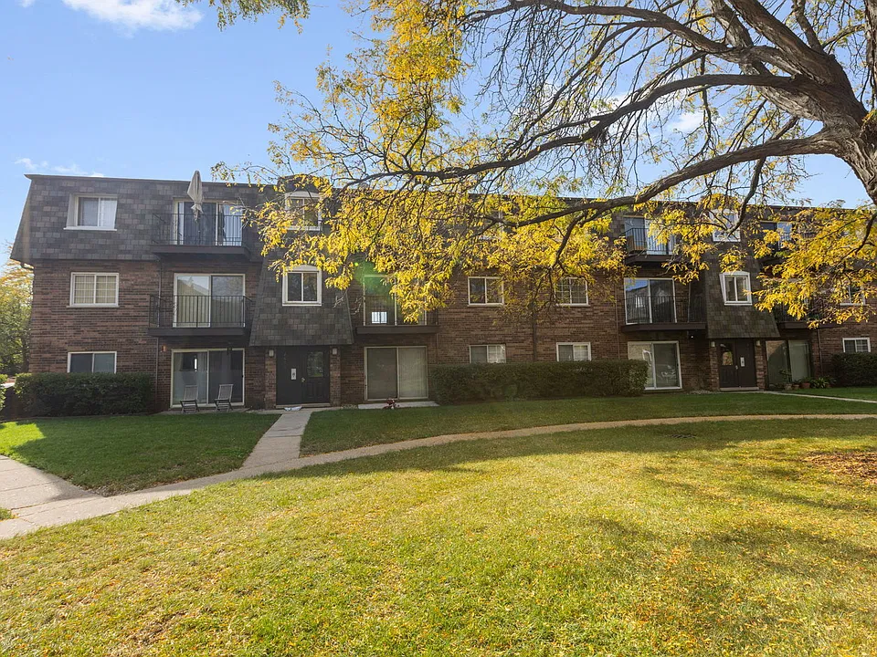 9400 Bay Colony Dr #2W