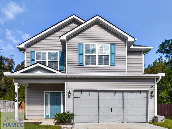 685 Fairview Cir, Hinesville, GA 31313
