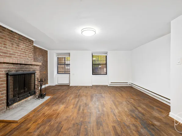 313 West 29th Street image 2 of 6