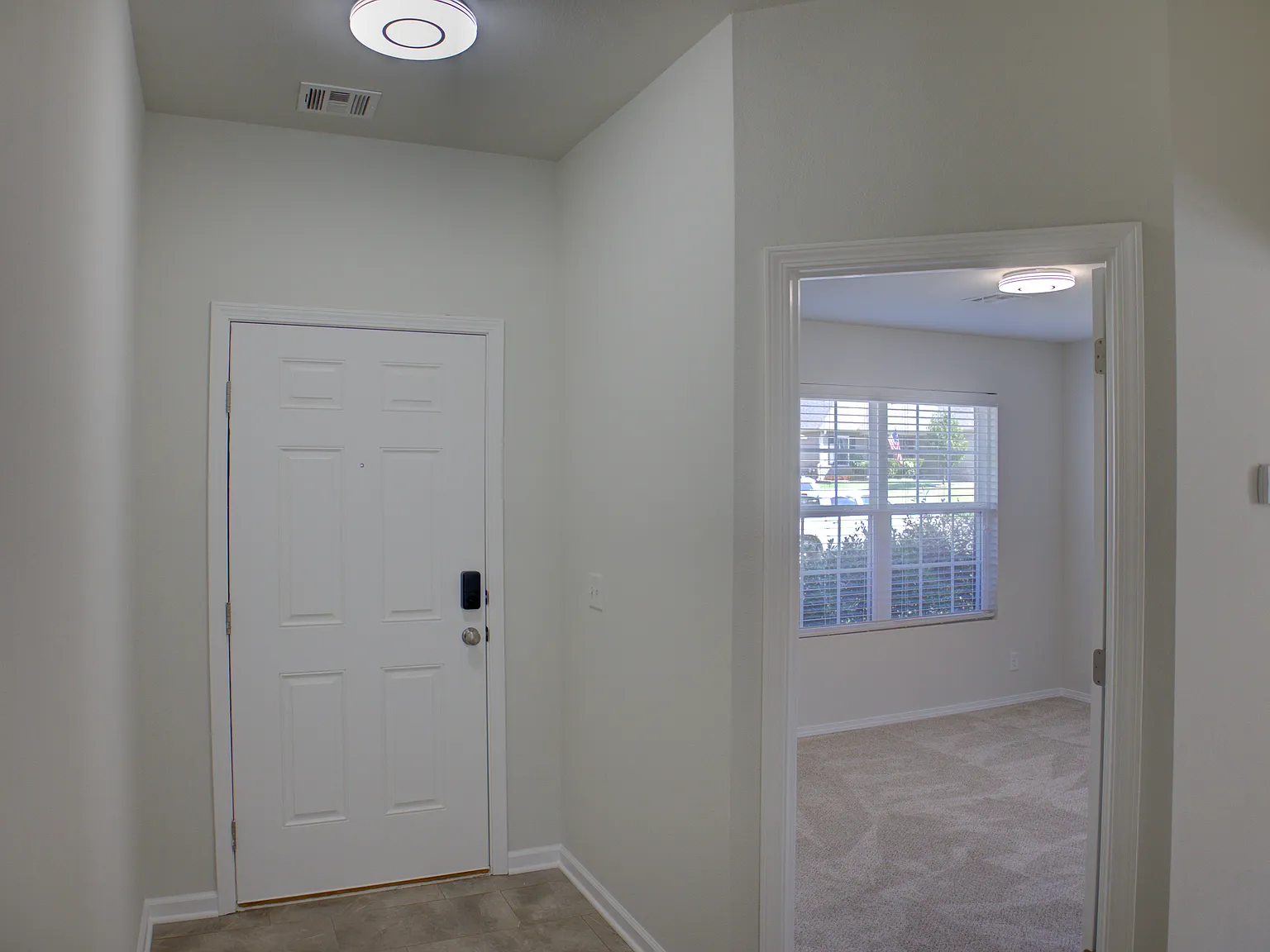 3 bed, 1488 sqft, $1,900 — Photo 2