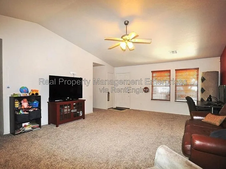 5520 Del Creek Rd — Photo 2