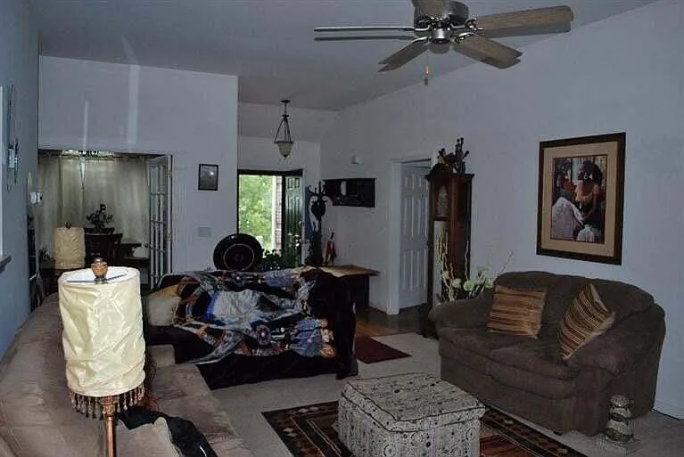 581 Forest Hill Dr — Photo 3