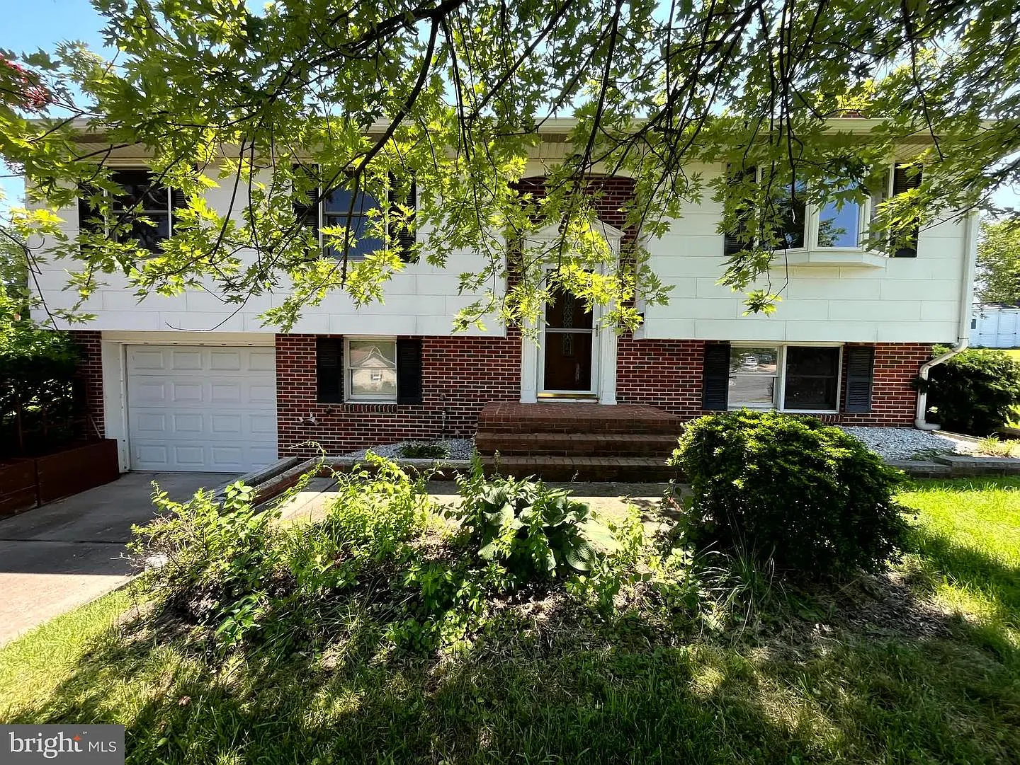 609 Bayberry Ct photo 1