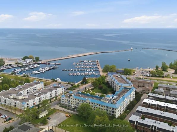 145 3rd St #215, Cobourg, ON K9A 5X1