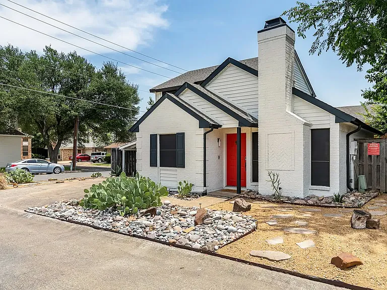1531 McCoy St — Photo 2
